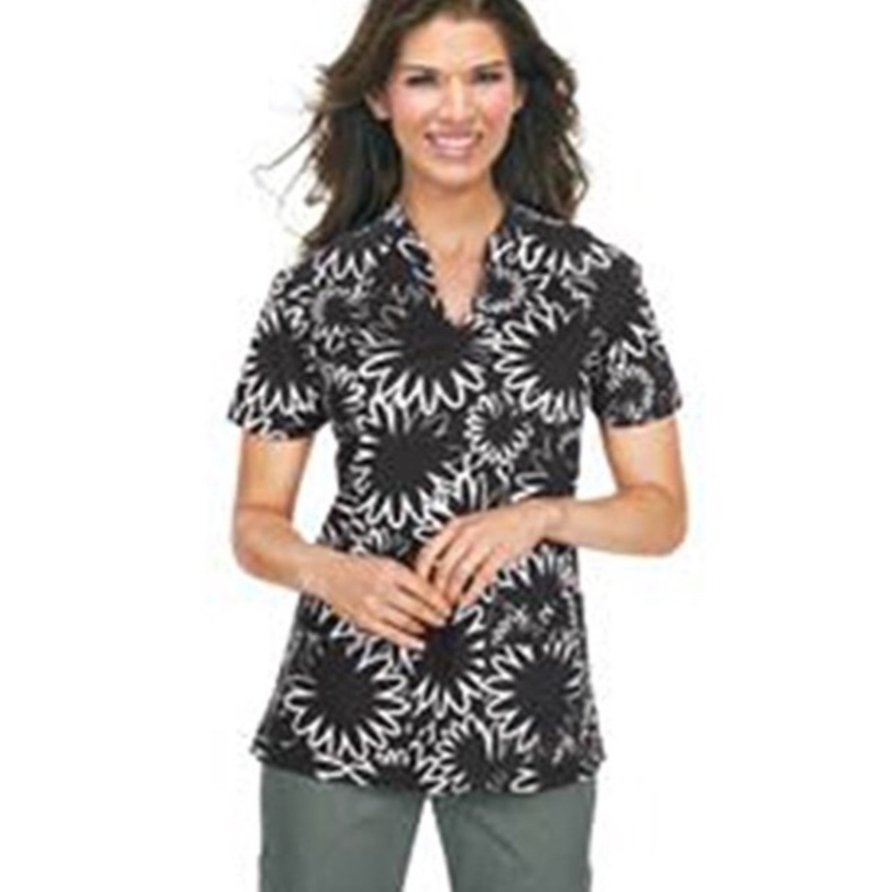 Koi Stretch Kelsey “Slinky Daisy” Scrub Top NWT